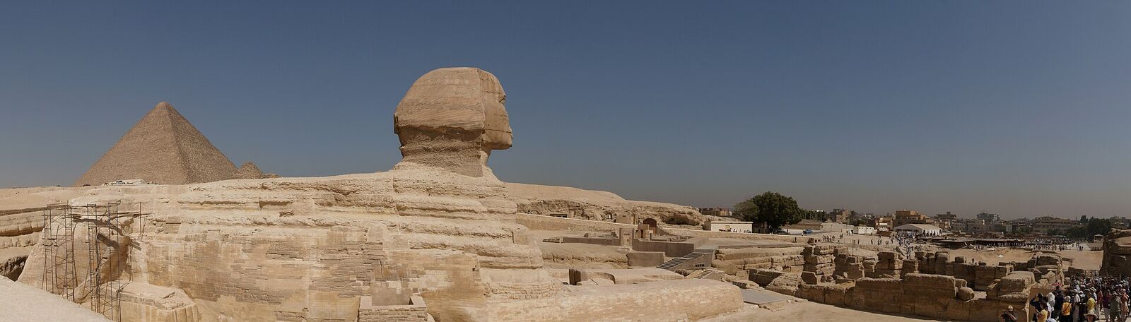 Giza at opening time: the pyramids before the crowds